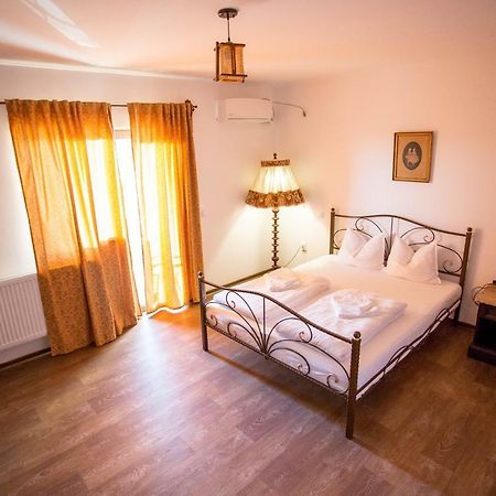 Sara, Alba Alba Iulia Exteriör bild